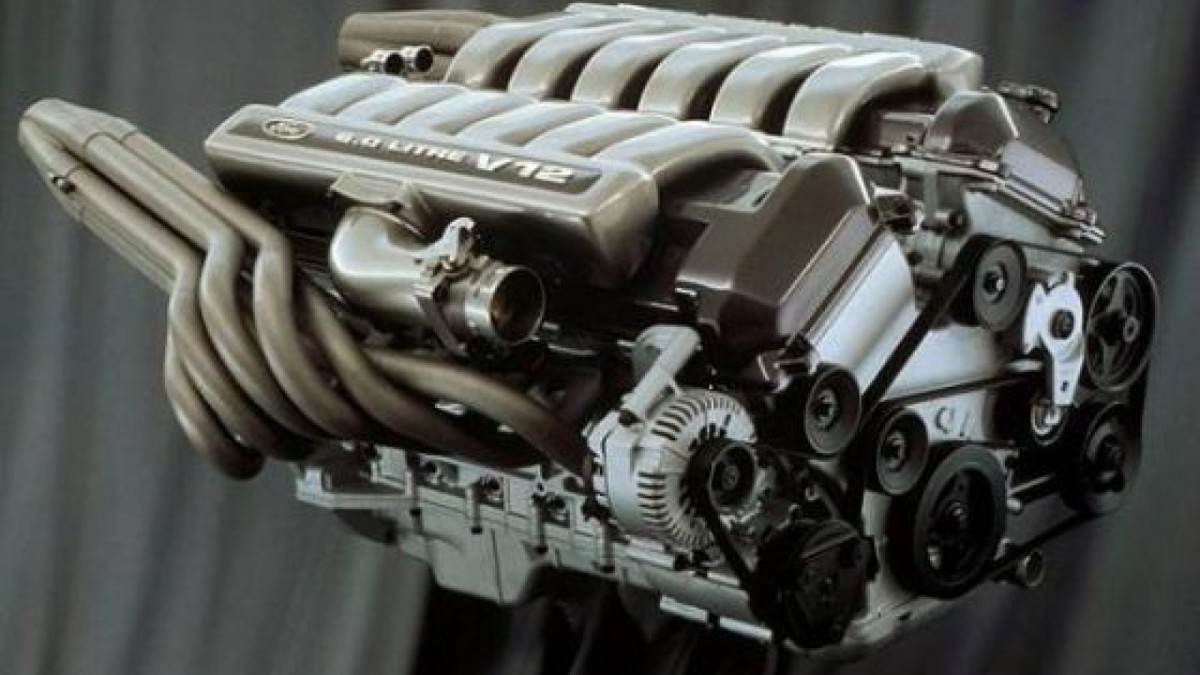 منیفولد دود متغیر چگونه گشتاور موتور را در دور های مختلف افزایش می‌ دهد؟