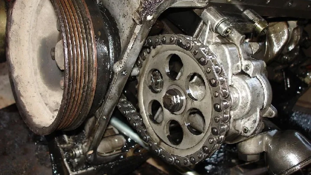 اویل پمپ چیست و چرا در سلامت موتور نقش حیاتی دارد؟