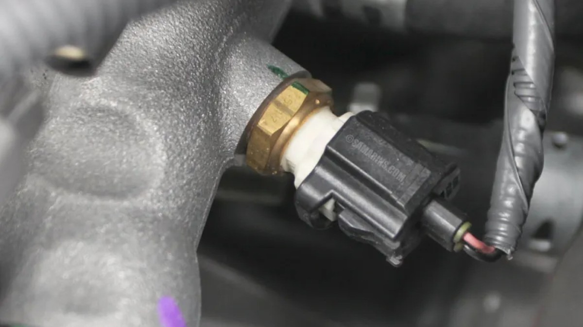 بررسی عملکرد سنسور دمای آب در هوای سرد