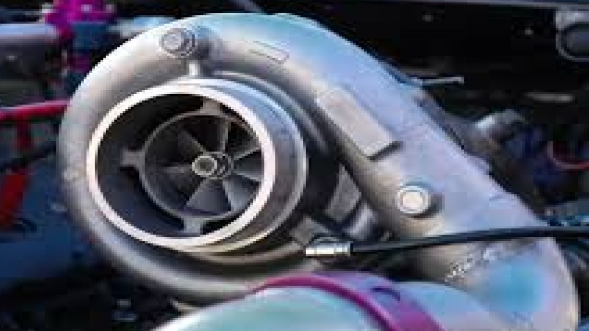 توربوشارژر متغیر چگونه تاخیر توربو را کاهش می‌دهد؟ توضیح ساده