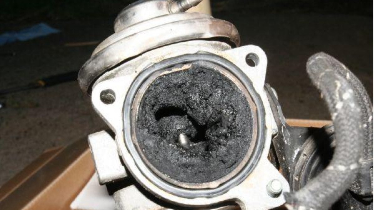 سیستم خنک‌کننده EGR چیست و چگونه آلایندگی NOx را کاهش می‌ دهد؟