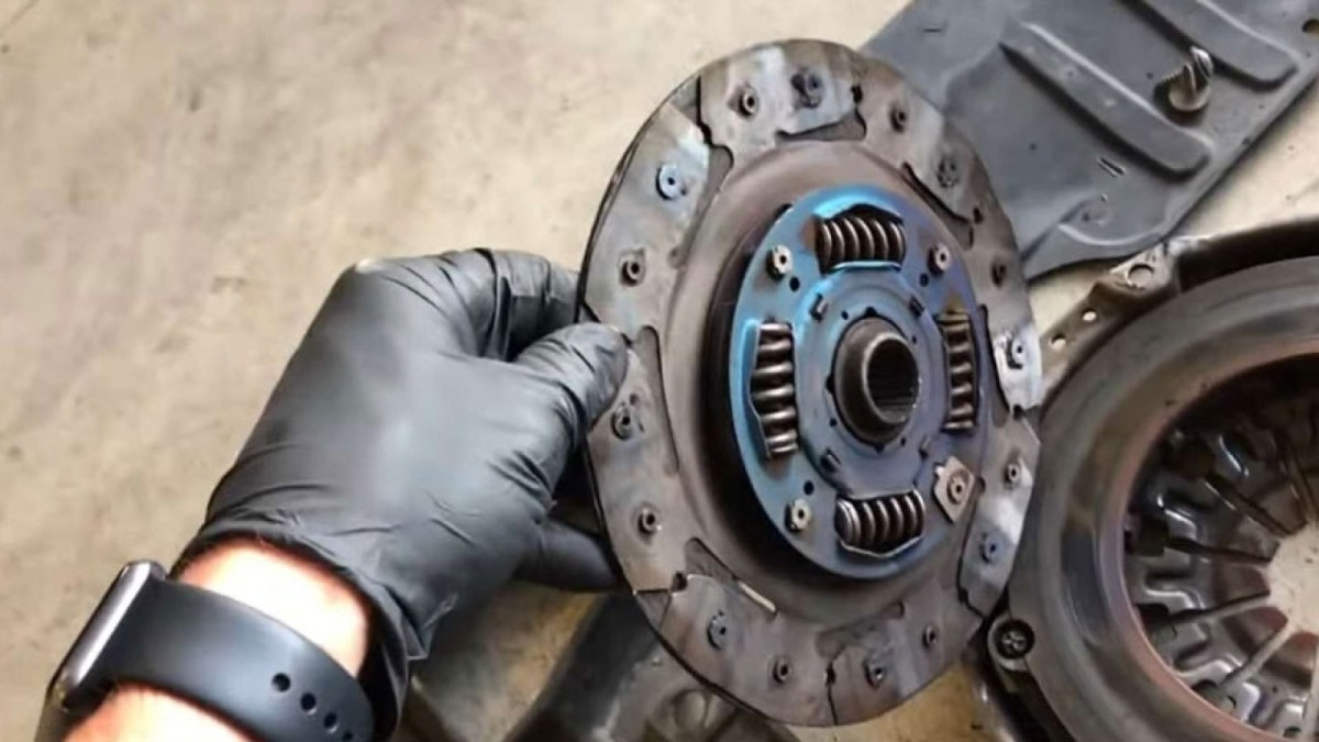 دیسک کلاچ چیست و چه نقشی در انتقال قدرت دارد؟
