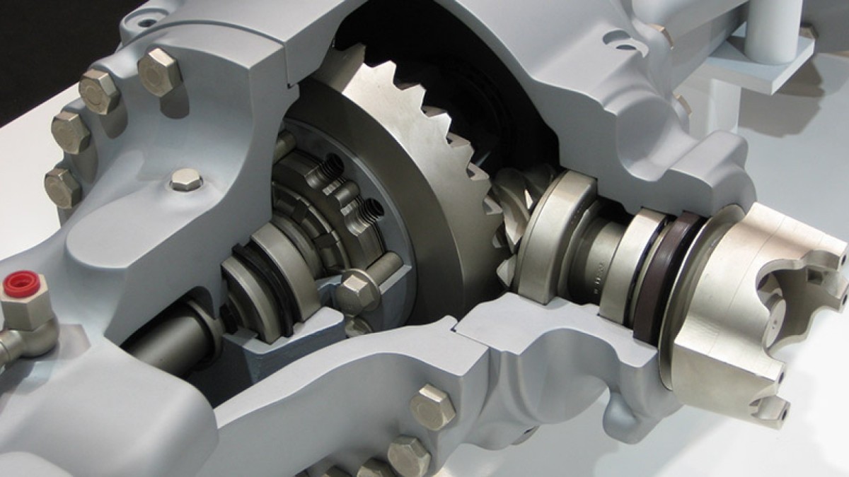 قفل دیفرانسیل الکترونیکی (EDL) چگونه در برف و یخ کمک می‌کند؟