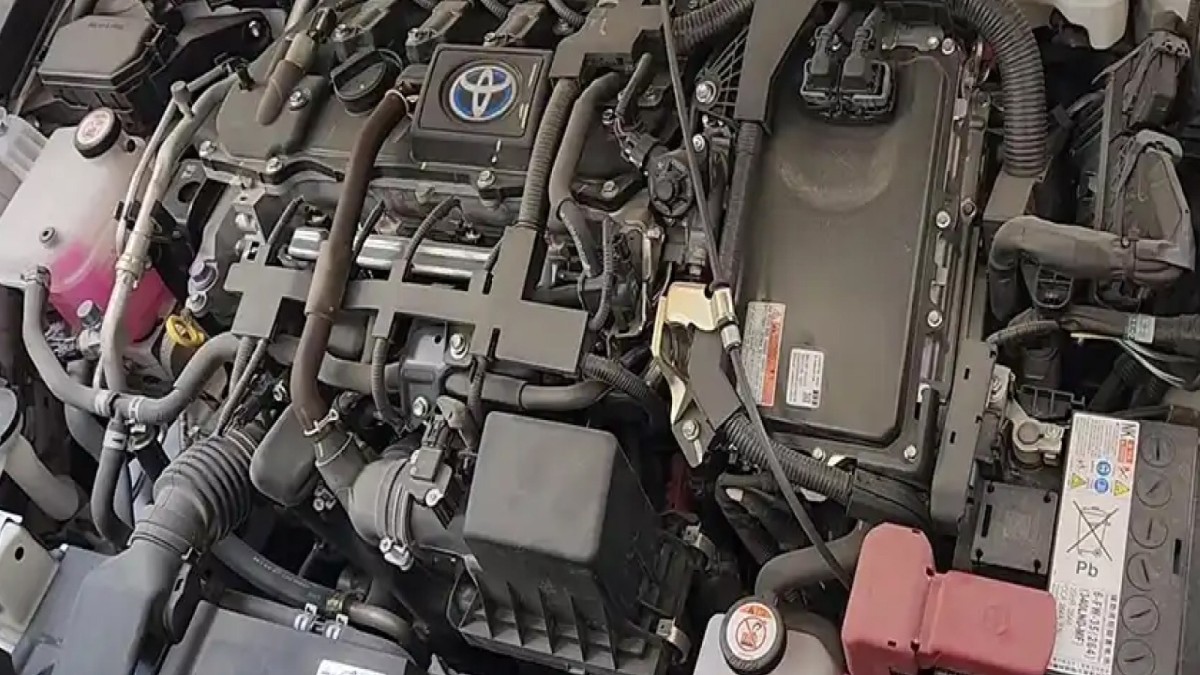 باتری هیبریدی چیست و چرا سیستم استارت-استاپ کار نمی‌کند؟