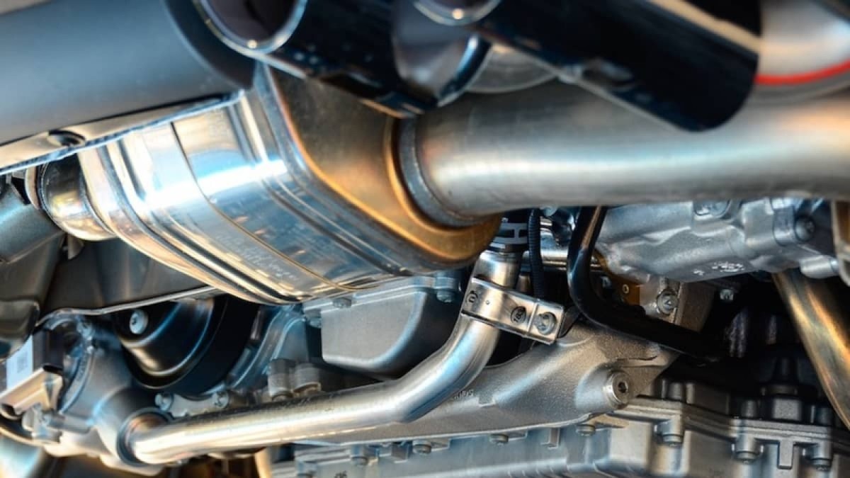 کاتالیست سه راهه چگونه آلاینده‌ ها را کاهش می‌ دهد؟ + نشانه‌ های خرابی