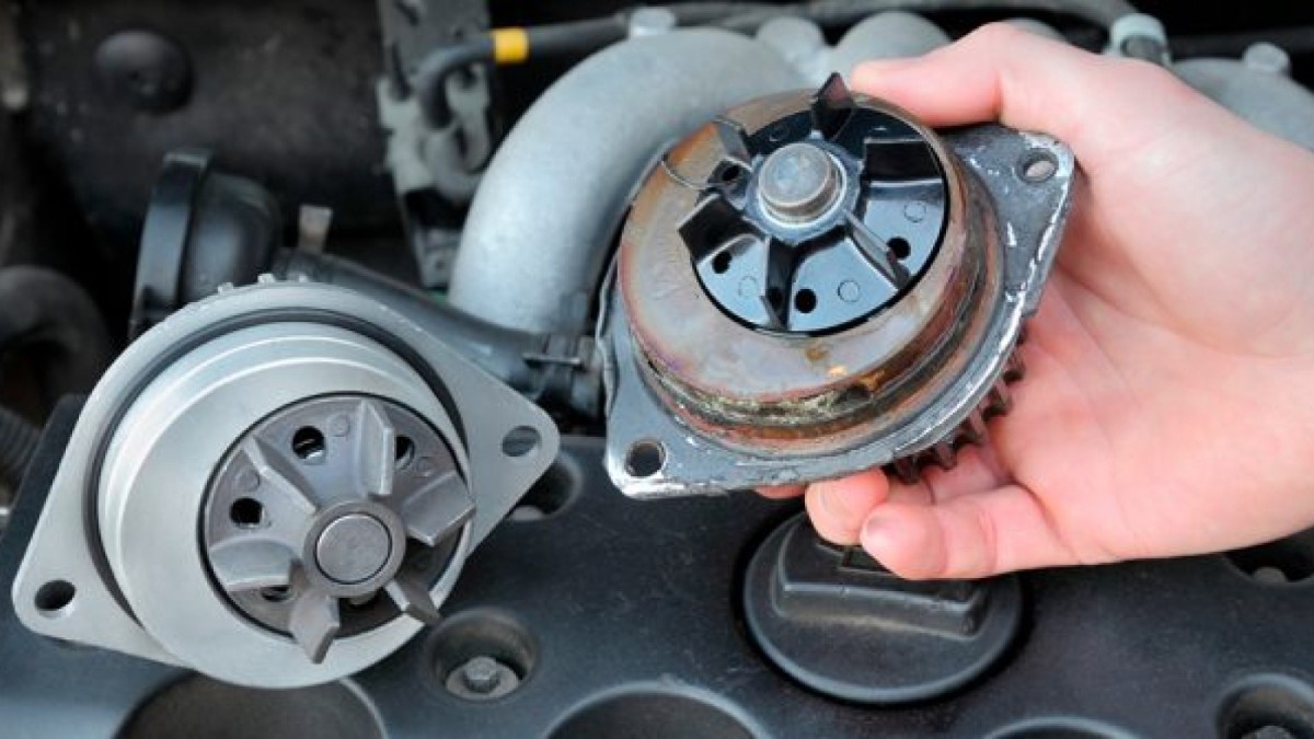 آیا پمپ آب برقی بهتر است یا مکانیکی؟ مقایسه و نکات انتخاب