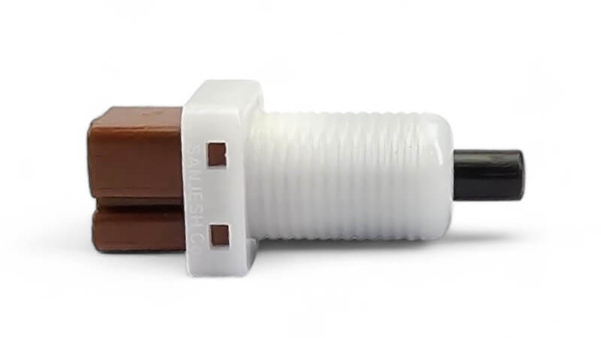 نقش سنسور پدال کلاچ در کروز کنترل + روش تعویض آسان