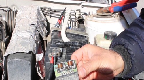 رله دوبل پمپ بنزین چیست و چگونه از سوختن پمپ جلوگیری می‌ کند؟