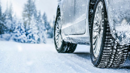 ۷ اشتباه رایج رانندگان در زمان یخ‌ زدگی خودرو