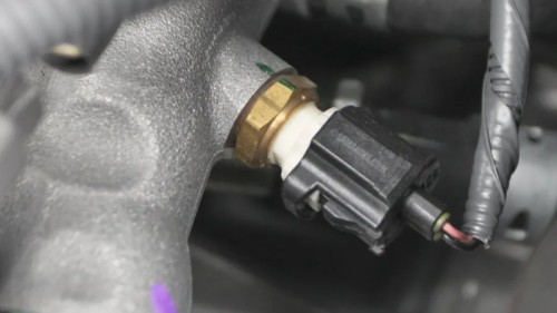 بررسی عملکرد سنسور دمای آب در هوای سرد