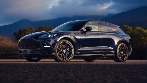 بررسی کامل آستون مارتین DBX S ۲۰۲۶: SUV لوکس با عملکرد بی‌رقیب