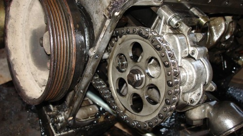 پمپ روغن چیست و چه نقشی در روانکاری موتور دارد؟