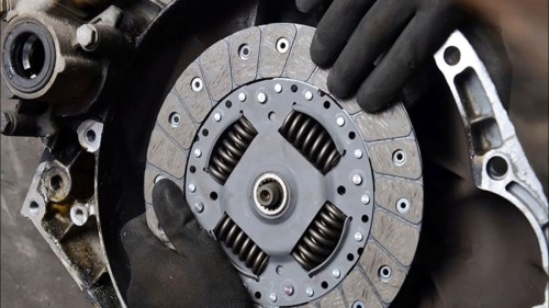 فلایویل دو جرمی چیست و چگونه ارتعاشات را کاهش می‌ دهد؟