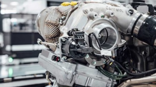 توربوشارژر چیست و چگونه قدرت موتور را افزایش می‌دهد؟