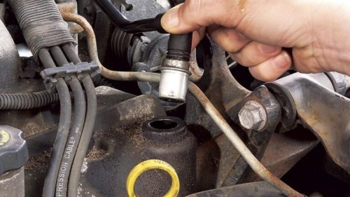 سوپاپ PCV چیست و چگونه فشار کارتل را تنظیم می‌ کند؟