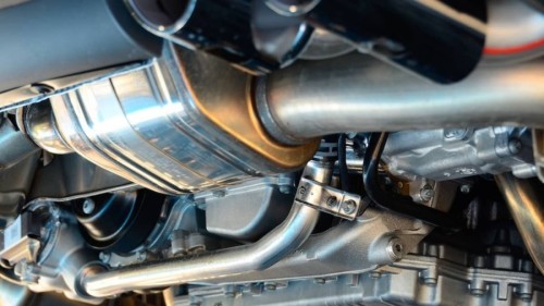 کاتالیست سه راهه چگونه آلاینده‌ ها را کاهش می‌ دهد؟ + نشانه‌ های خرابی