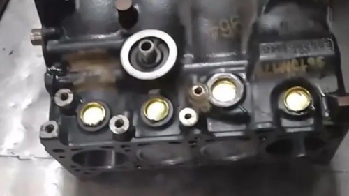 پولکی سرسیلندر چه نقشی دارد و چرا نشتی روغن اتفاق می‌افتد؟