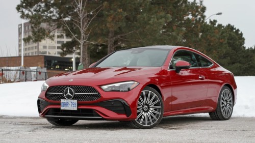 مرسدس‌بنز CLE300؛ بررسی کامل کوپه لوکس با طراحی خیره‌کننده و مشکلات صفحه‌نمایش