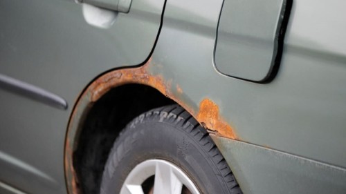 روش‌ های جلوگیری از زنگ‌ زدگی بدنه خودرو در زمستان